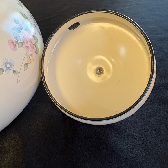 Vintage Metal Teapot It Is A Pfaltzgraff Rose  Pattern - Picture 7 of 10